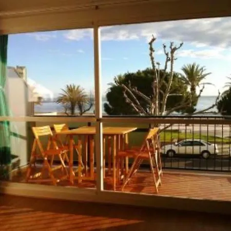 Primera Linea De Mar Centro Apartment *